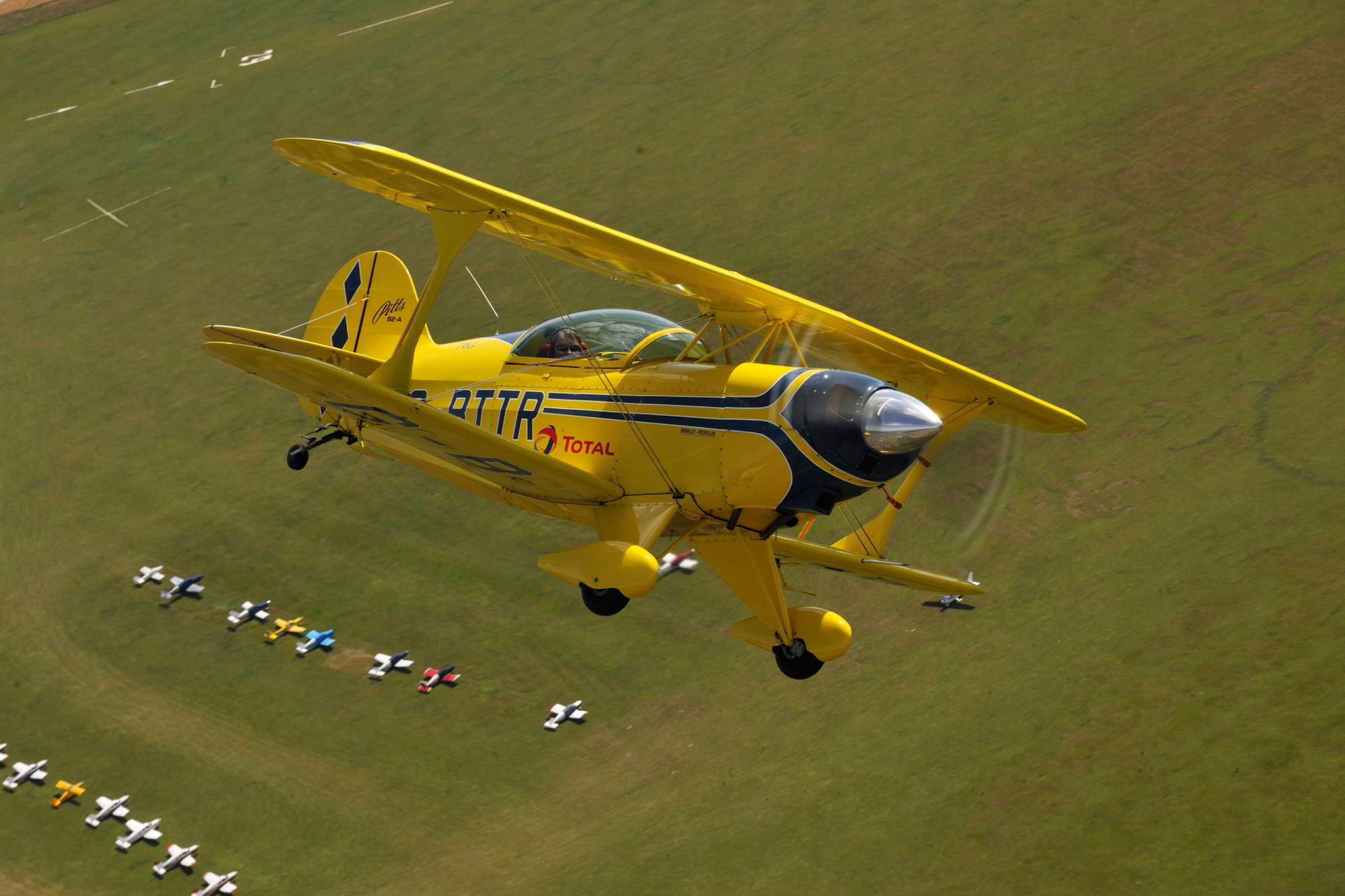 40 Minute Pitts Aerobatic experience with pre and post flight briefing